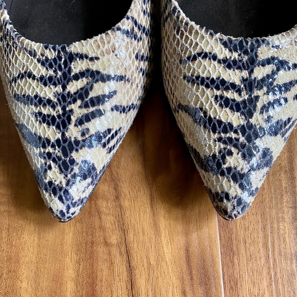 Stuart Weitzman Snakeskin Tiger Print Kitten Heels - Picture 11 of 14